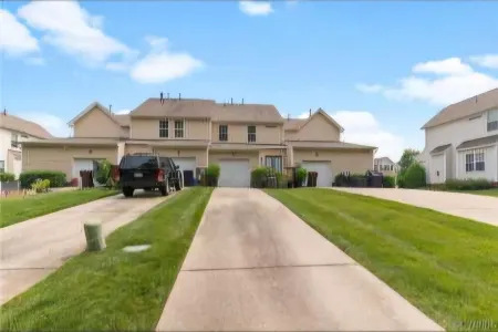 Charming 3-bedroom townhome in Midlothian with WiFi, TV and AC Отели рядом с достопримечательностью «Парк Роквуд»