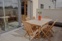 AP3 - 2 Bedroom Terrace Apartment Charleroi Airport Hotels in Charleroi