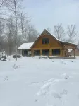 Escape to Wisp Mountain.New Log Home. Near Deep Creek Lake ,Wisp Resort ,Hot Tub