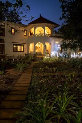 Charming 3-bedroom villa in amazing Goa with WiFi, AC Hotels in Moira