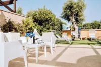 Villa in residence with swimming pool. Relaxation and comfort 5 minutes' drive from the sea