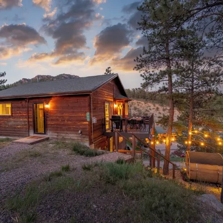 Downtown Bailey Mountain Escape with Sauna, Hot tub and Designated Game Room