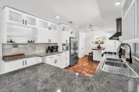 Beautiful 3Br/2Ba House w/Heated Pool