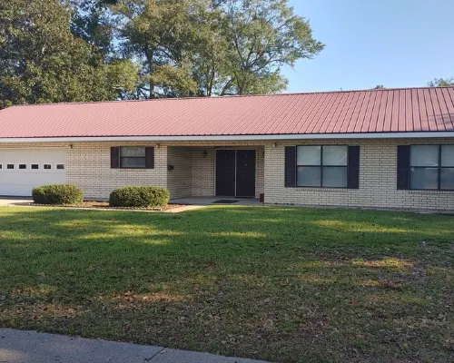 Well stocked 3-bedroom house in best part of peaceful Picayune with games, BBQ. Hotels in Picayune