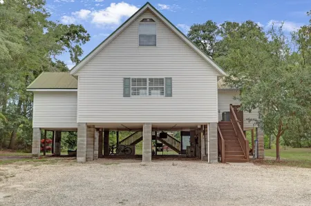 Cypress Landing: Riverfront w/ Private Dock and Beach