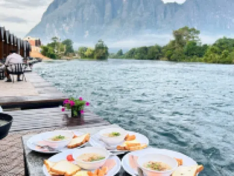 Heun Phea Meuang Feuang Riverside2 Hoteles en Feuang