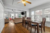 HUGE 6-bed 4-bath house in Erie - perfect for large groups or families