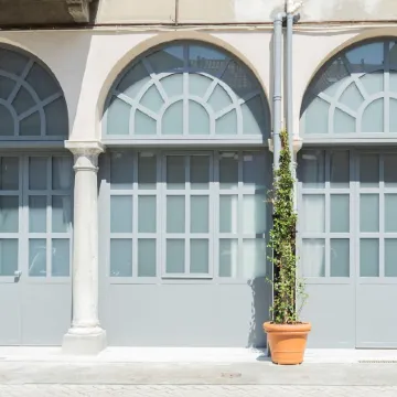 Romantic Escape in the 400s