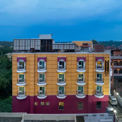 Foxoso Taj View Hotel Hotel dekat Katedral St. George