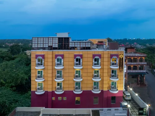Foxoso Taj View Hotel - 3-Star