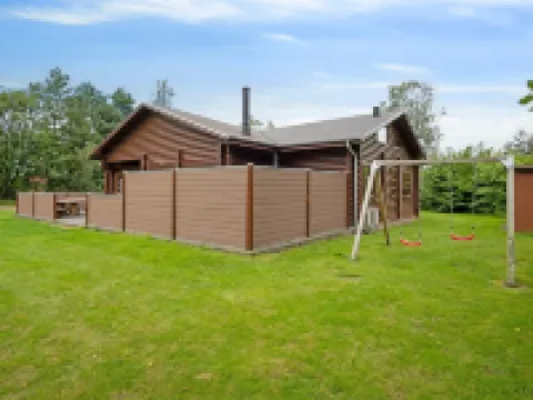 "Frederica" - 30km from the Sea