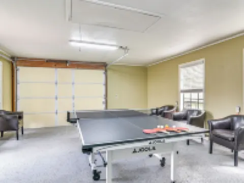 Family Home on 30 Acres in Manvel! Hotels in Manvel