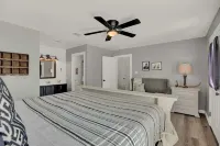 Wanderlust #4 | Hot Tub | Shared Outdoor Space