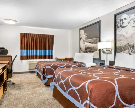 Super 8 by Wyndham Custer/Crazy Horse Area Hoteles en Custer
