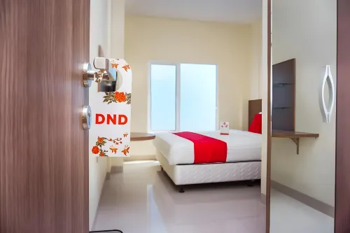 The Grand Palace Resident - Motels