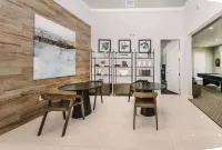 Chic Villa Domani Retreat 9ppl Hotels in Loughman