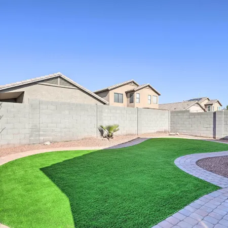 Sunlit Peoria Gem w/ Yard: Hike, Golf & Explore!