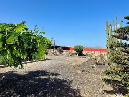 Rustic Villa with Private Pool near Ocean, Hiking & Cycling Trails – Sleeps 9