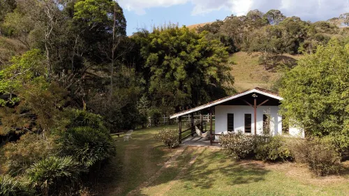 | White cabin | Fireplace, fireplace, tranquility, ideal for families and friends