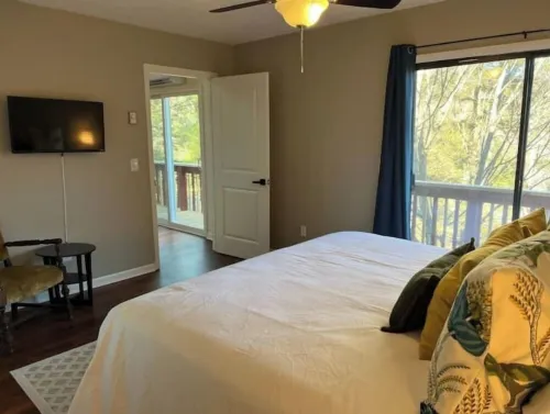 Sleeps 11, Hot Tub, Pool, Winery, River Access, Between Boone and Banner Elk
