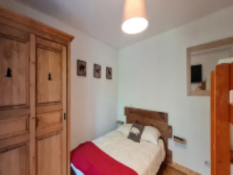 Alpine Apartment for 6 Guests