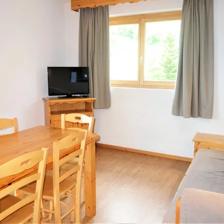 Flat in Nendaz with Ski-In/Ski-Out Access