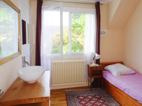 Apartment in Bénodet near Sandy Beaches