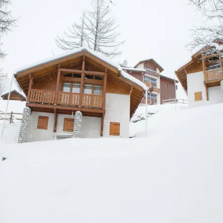 Chalet in Vallandry near Paradiski Ski Area Отели в г. Ландри