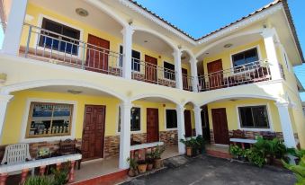 Sangthongrimkhong Hotel