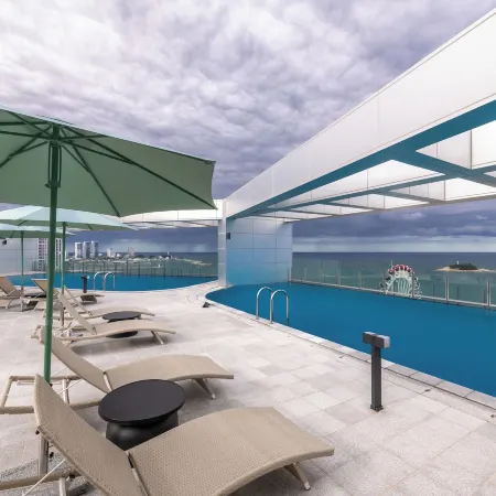 More than Sokcho beach hotel Отели рядом с достопримечательностью «Daepohang Port»