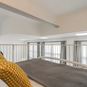 Architect's Loft by Rent All Como