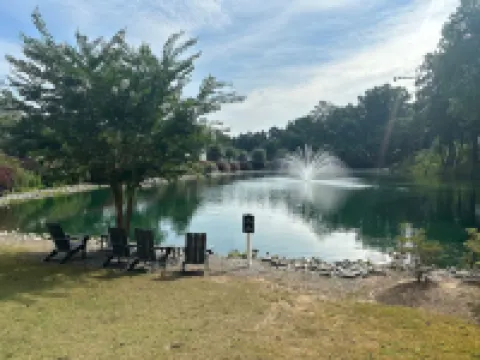 The Brave's 1st Base 2BD-2BTH, Free PRK, 5 min walk to Truist Park & The Roxy