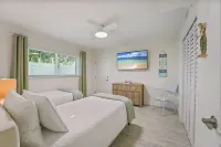 BEST LOCATION! NORTH END OF ANNA MARIA, FL STEPS TO BEACH & DINING -  LOWER UNIT Hotels in Anna Maria