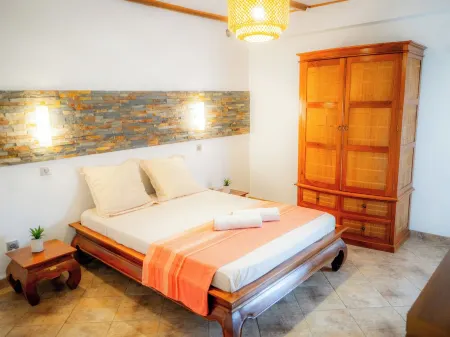 Between sea and mountains