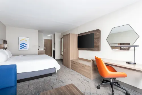 Holiday Inn Express & Suites Lancaster by IHG