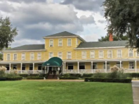 Lakeside Inn on Lake Dora Hotels in Lake County