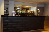 Holiday Inn 埃爾斯米爾港/柴郡橡樹 - 酒吧