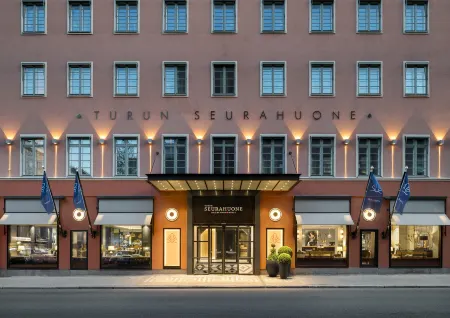 Solo Sokos Hotel Turun Seurahuone Отели рядом с достопримечательностью «Aboa Vetus & Ars Nova»