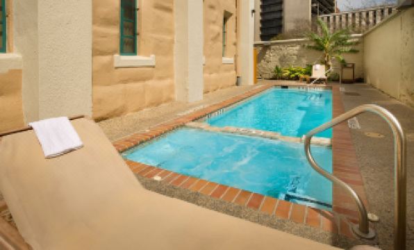 Holiday Inn Express SAN ANTONIO N-RIVERWALK AREA by IHG