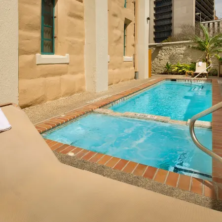Holiday Inn Express SAN ANTONIO N-RIVERWALK AREA by IHG