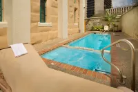 Holiday Inn Express SAN ANTONIO N-RIVERWALK AREA by IHG - Pool