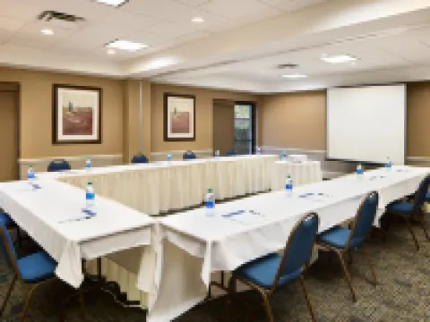 Holiday Inn Express & Suites ALPHARETTA - WINDWARD PARKWAY by IHG アルファレッタのホテル