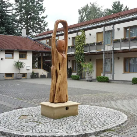 Port Inn Hotel