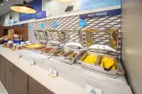 Holiday Inn Express & Suites FORT MYERS AIRPORT by IHG - breakfast