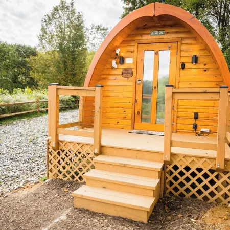 Ridgetop Retreat Cabin at Highland Hideaways - Arcade & Drive-in Theater