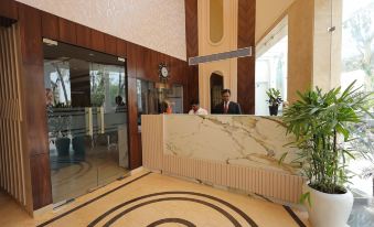 Hotel Taj Crown Plaza