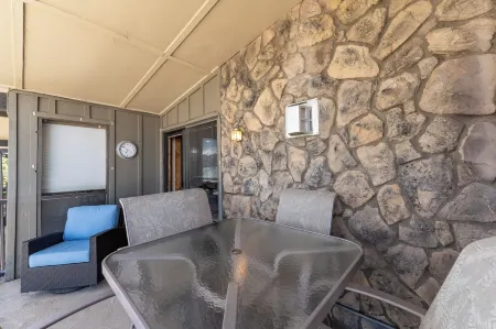 Lake Cliffe 303 Building E