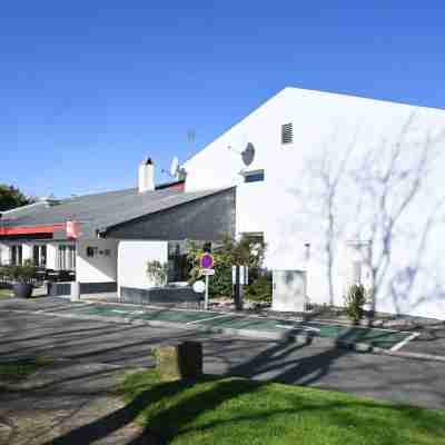 Hôtel ibis Laval le Relais d'Armor Hotel Exterior