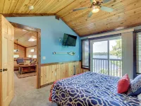 Private Dock Lakefront Family Home in Outing Hotels in Cass County