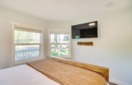 20 Mi to Glacier Natl Park Pet-Friendly Cabin